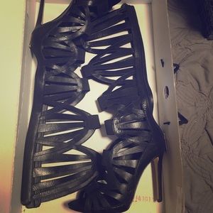 Knee high strappy Guess heels